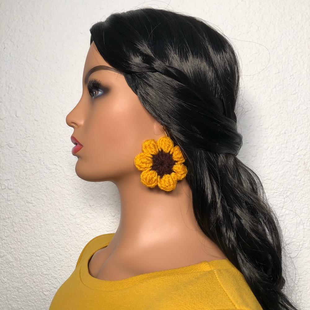 🎉HP🎉Handmade Crochet Sunflower Earrings🌻 - Picture 4 of 7